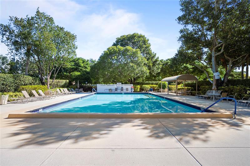 Image 25 of 34 For 3510 Oaks Way  802