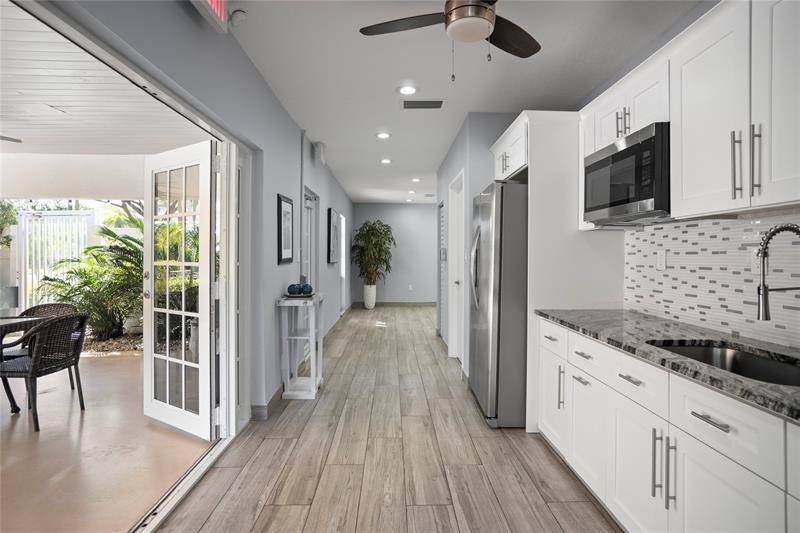 Image 27 of 34 For 3510 Oaks Way  802