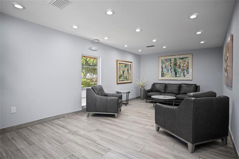 Image 29 of 34 For 3510 Oaks Way  802