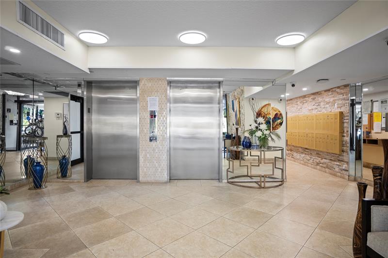 Image 4 of 34 For 3510 Oaks Way  802