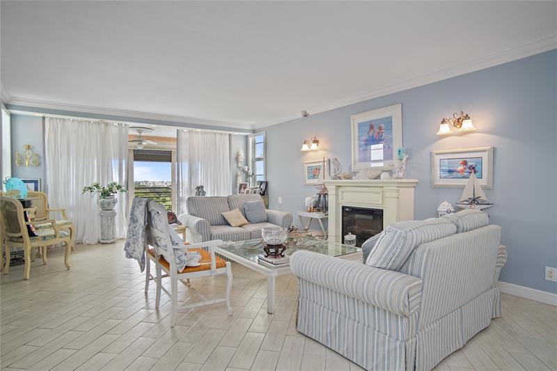 Image 8 of 34 For 3510 Oaks Way  802