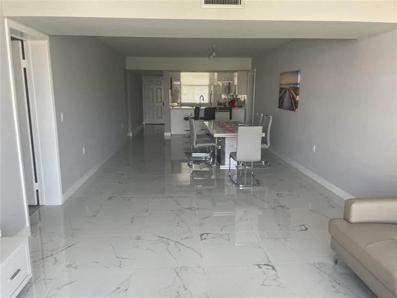 Image 14 of 16 For 1721 Whitehall Dr  404