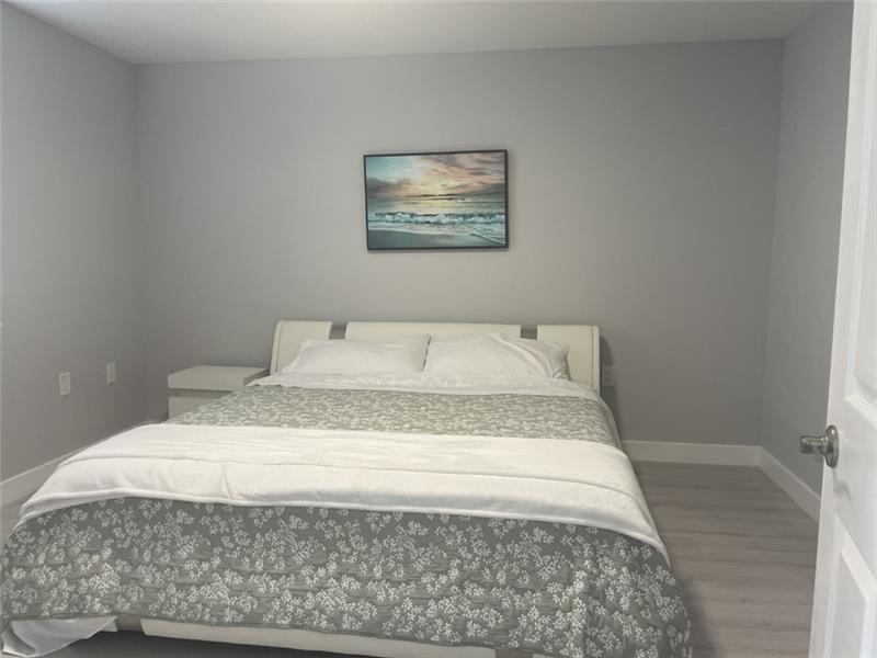 Image 8 of 16 For 1721 Whitehall Dr  404