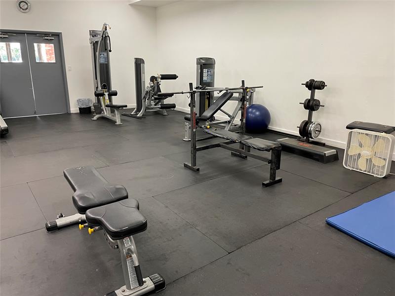 Image 14 of 18 For 604 2nd St  231