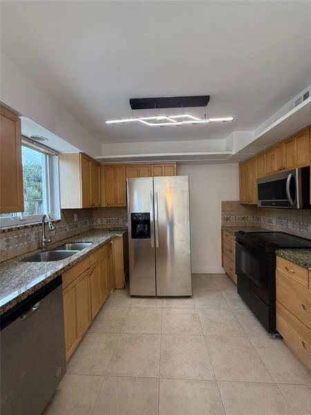 Image 10 of 12 For 4021 1st St  4021