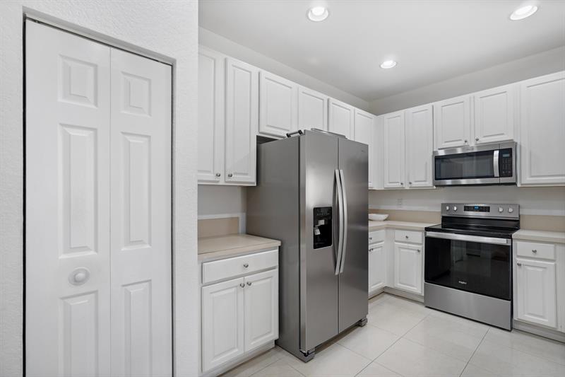 Image 11 of 25 For 13758 31st St