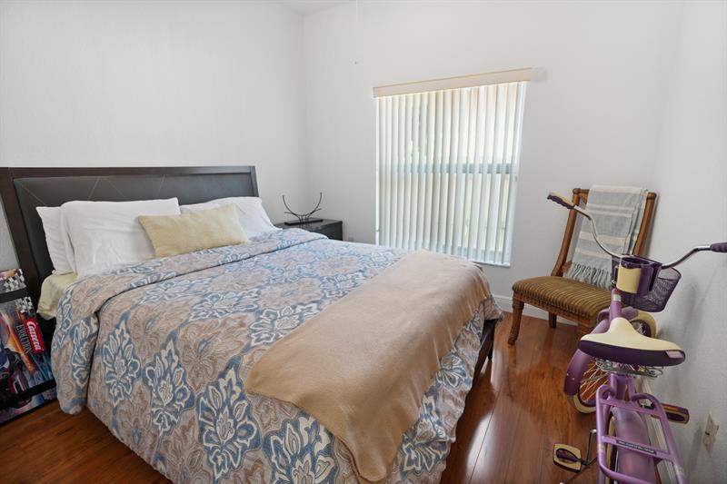 Image 19 of 25 For 13758 31st St