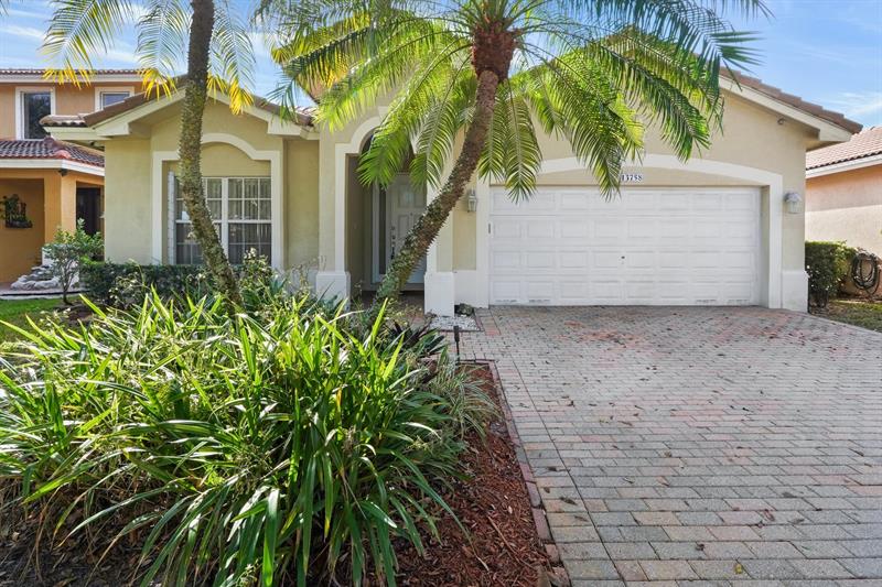 Image 3 of 25 For 13758 31st St