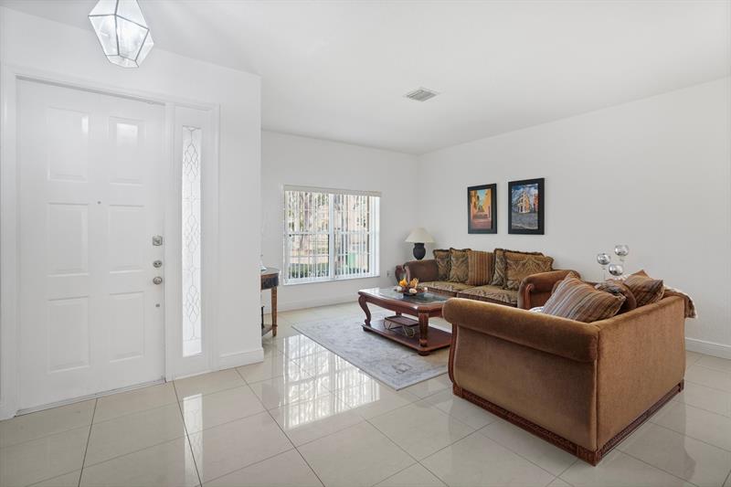 Image 6 of 25 For 13758 31st St