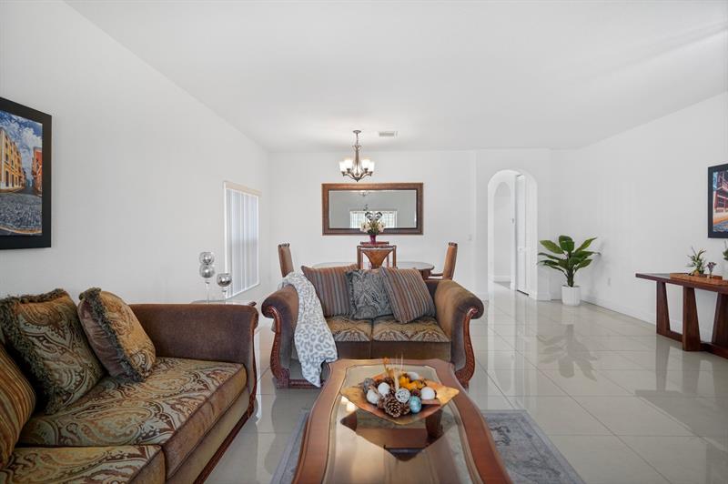 Image 8 of 25 For 13758 31st St