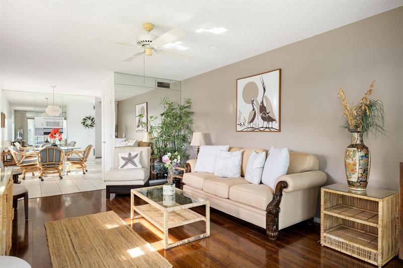 Image 22 of 45 For 40 Vista Gardens Trl  201