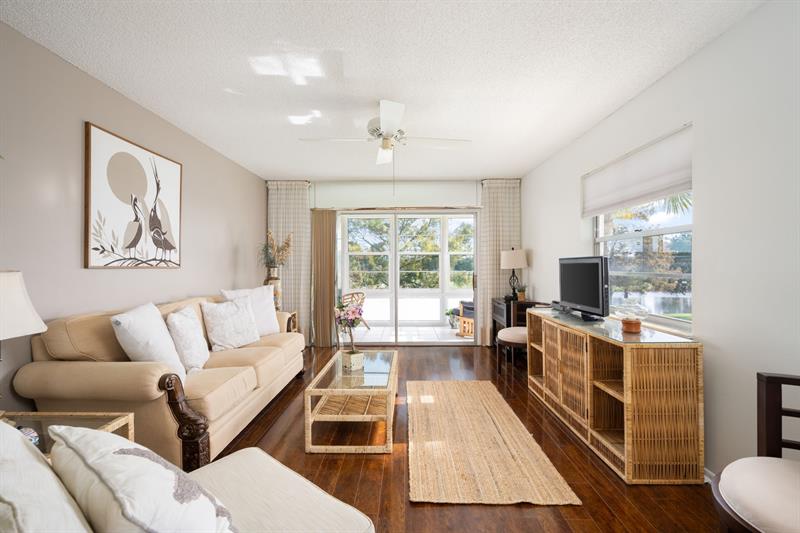 Image 25 of 45 For 40 Vista Gardens Trl  201