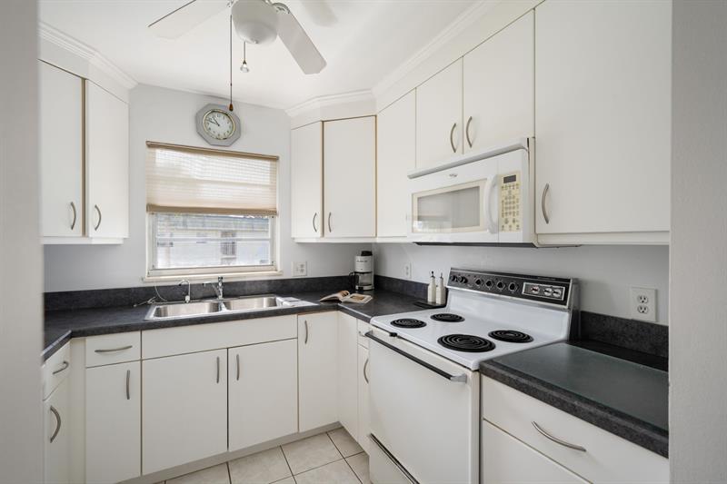 Image 26 of 45 For 40 Vista Gardens Trl  201