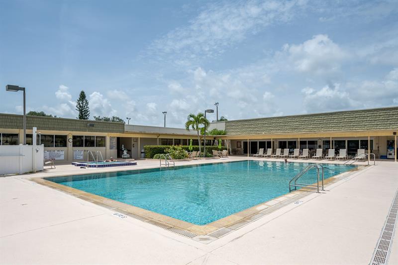 Image 41 of 45 For 40 Vista Gardens Trl  201