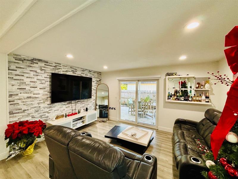 Image 7 of 11 For 8000 74th Ter