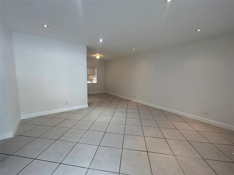 Image 4 of 13 For 408 7th Ave 15