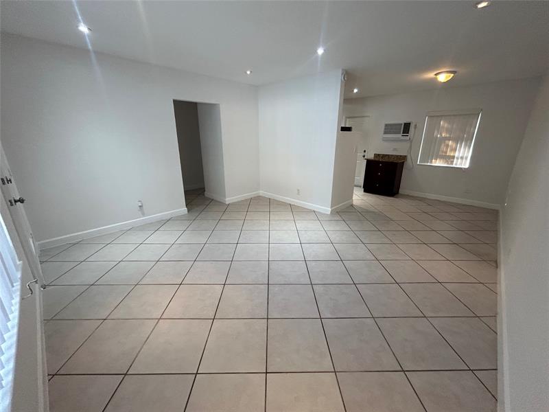 Image 5 of 13 For 408 7th Ave 15