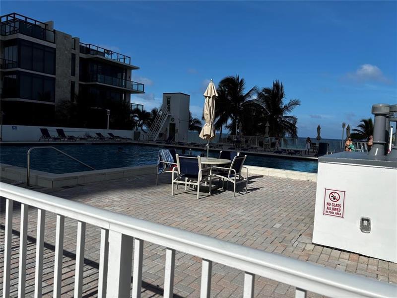 Image 23 of 24 For 2301 Ocean Dr  606