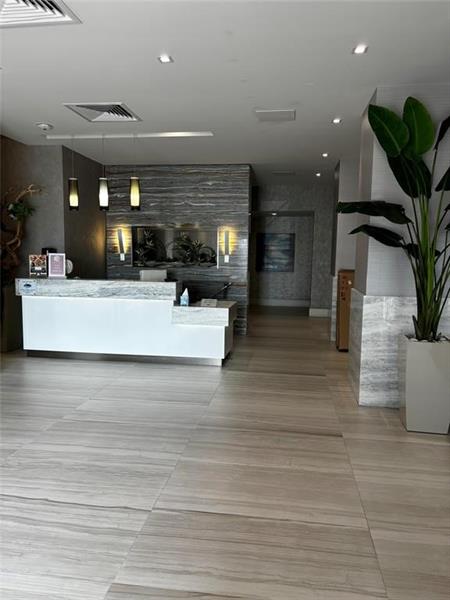 Image 3 of 24 For 2301 Ocean Dr  606