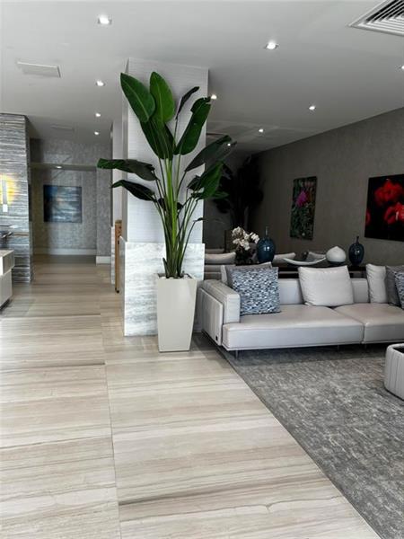 Image 5 of 24 For 2301 Ocean Dr  606