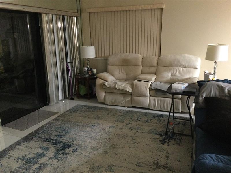 Image 7 of 9 For 2240 92 Terr  2402