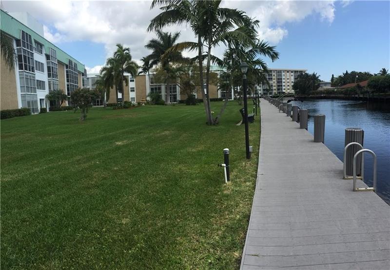 Image 18 of 24 For 3040 16th Ave  303 A