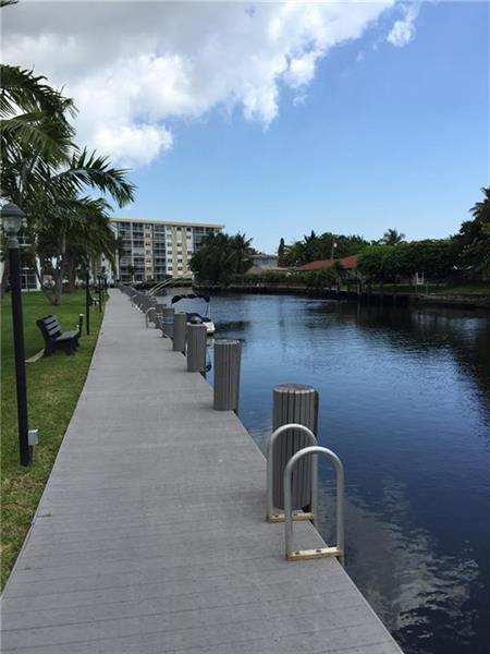 Image 21 of 24 For 3040 16th Ave  303 A