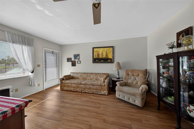 Image 11 of 40 For 11 4th Ave  18