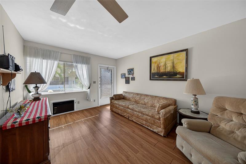 Image 15 of 40 For 11 4th Ave  18