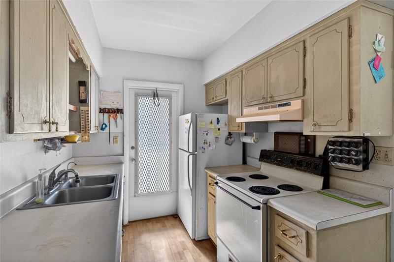 Image 26 of 40 For 11 4th Ave  18