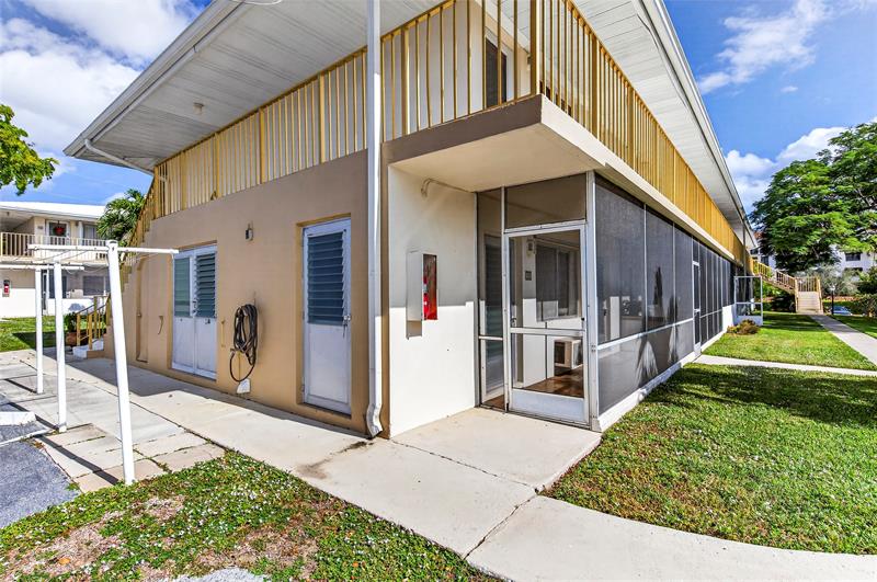 Image 5 of 40 For 11 4th Ave  18