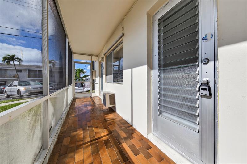 Image 8 of 40 For 11 4th Ave  18