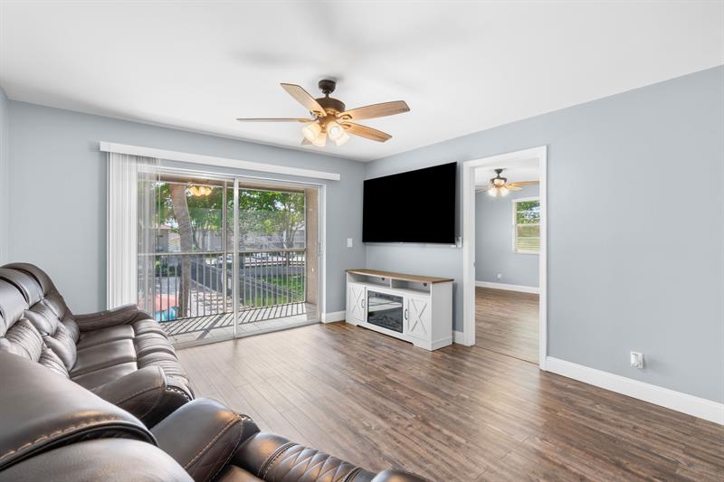 Image 14 of 30 For 8800 Royal Palm Blvd  204-1