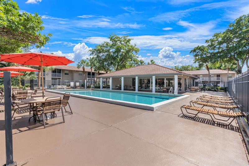 Image 17 of 30 For 8800 Royal Palm Blvd  204-1