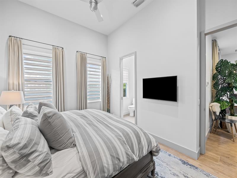 Image 26 of 50 For 11350 6th St