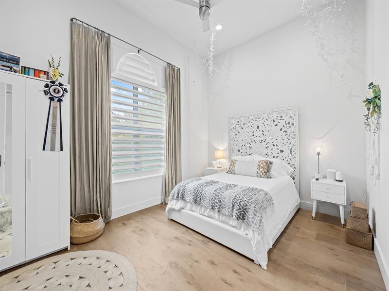 Image 33 of 50 For 11350 6th St