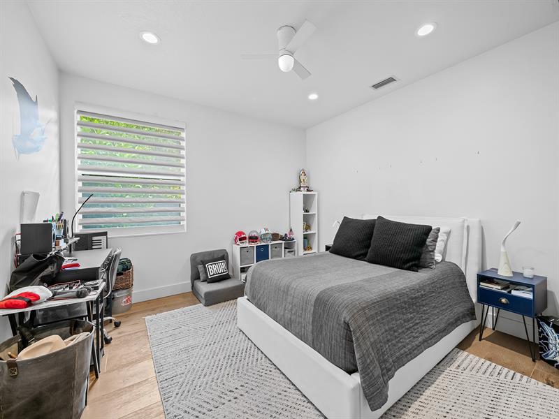 Image 35 of 50 For 11350 6th St