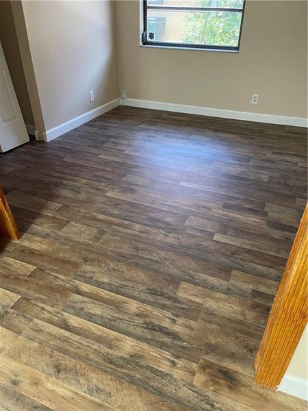 Image 14 of 19 For 5512 Park Rd