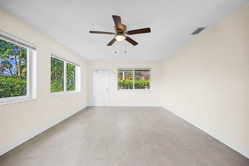 Image 15 of 43 For 2118 14 Ave  Rear