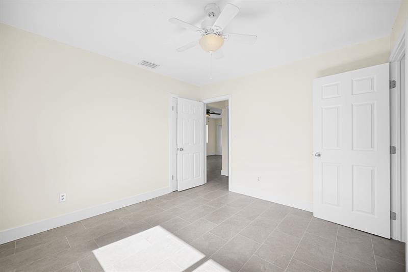 Image 34 of 43 For 2118 14 Ave  Rear