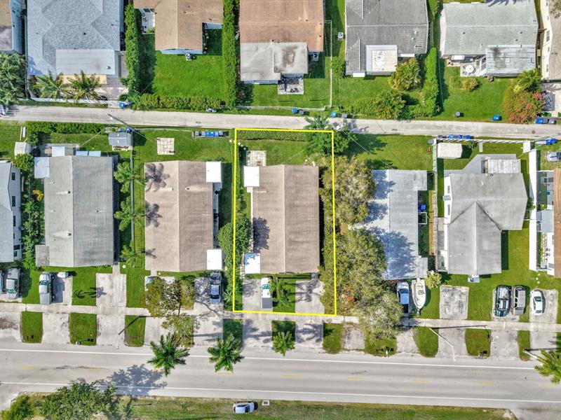 Image 4 of 43 For 2118 14 Ave  Rear