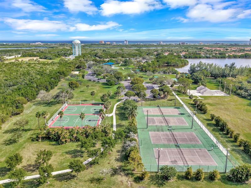 Image 41 of 43 For 2118 14 Ave  Rear