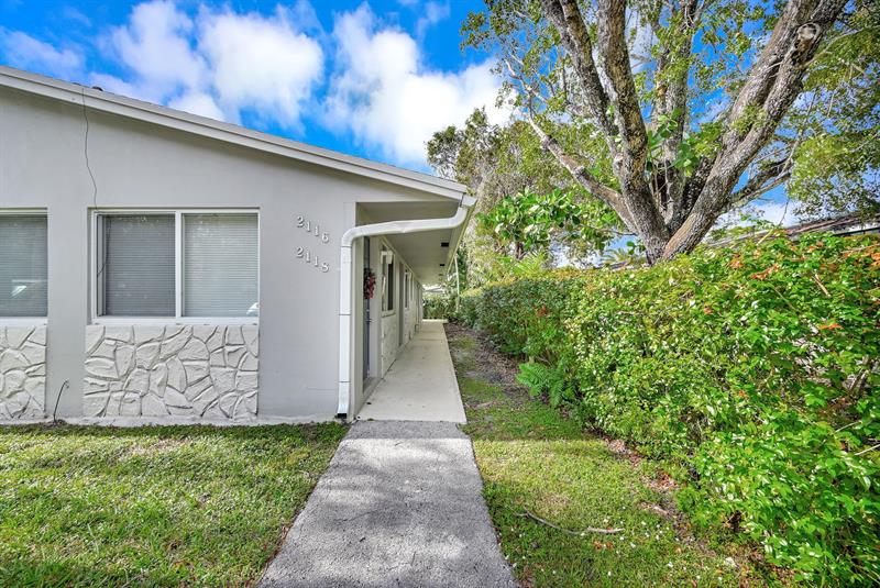 Image 5 of 43 For 2118 14 Ave  Rear