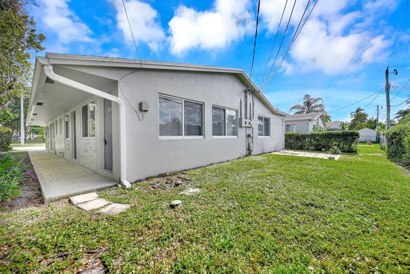 Image 9 of 43 For 2118 14 Ave  Rear