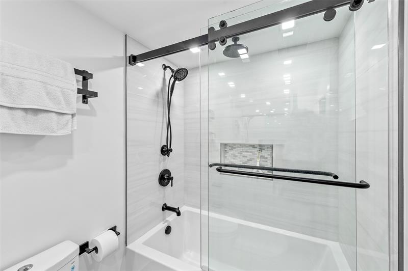 Image 37 of 62 For 3410 Galt Ocean Dr  702n