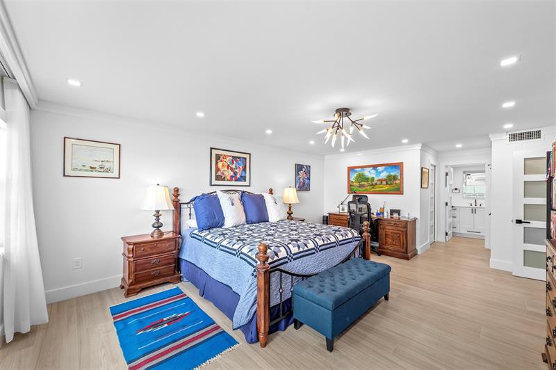 Image 38 of 62 For 3410 Galt Ocean Dr  702n