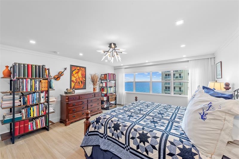 Image 39 of 62 For 3410 Galt Ocean Dr  702n