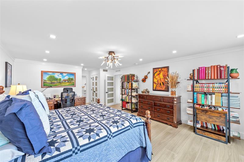 Image 42 of 62 For 3410 Galt Ocean Dr  702n