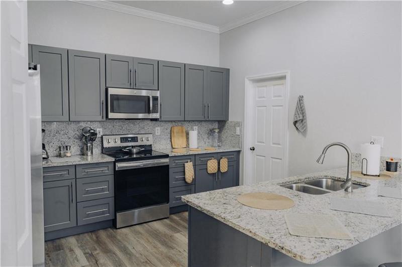 Image 10 of 33 For 7682 19th Street