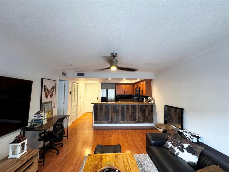 Image 12 of 23 For 151 16th Ave  230